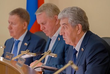 Нотариусов обязали формировать архивы